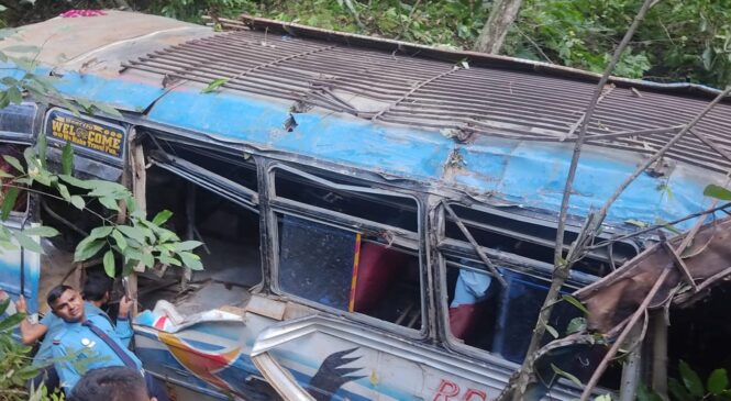 पाल्पाको लघुवामा बस दुर्घट्ना ६ जनाको मृत्यु