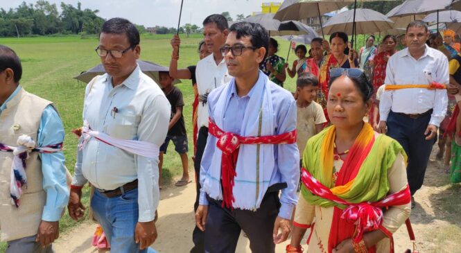 नवलपरासी सरावलका किसानले पानी नपरेपछि जनप्रतिनिधिलाई बाँधे